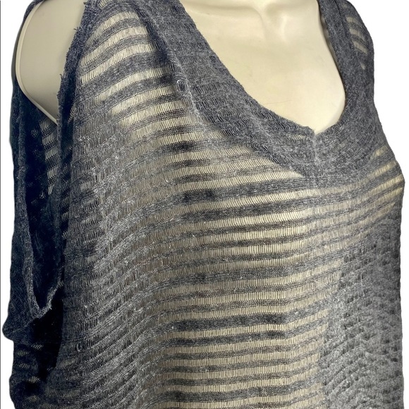Decree Juniors Semi-Sheer Top Shirt M Gray Open Shoulders Bare Midriff - Picture 8 of 8